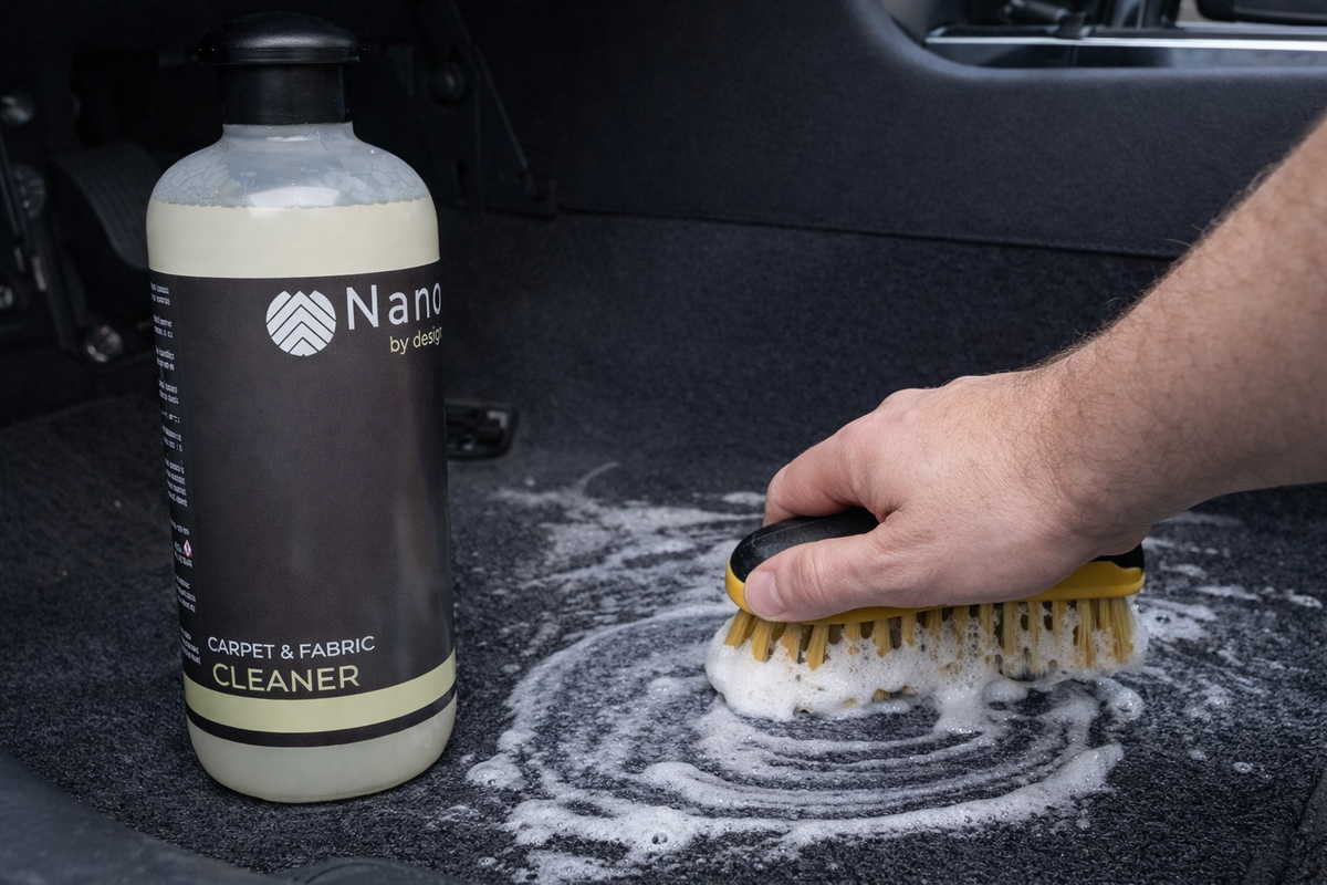 Carpet & Fabric Cleaner folosit pentru curățarea covorașului textil auto