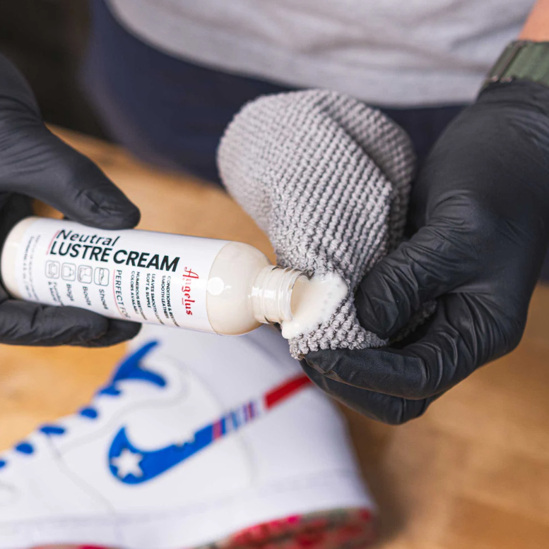 Kitul Complet pentru Îngrijire a Încălțămintei – Curățare și Protecție Angelus