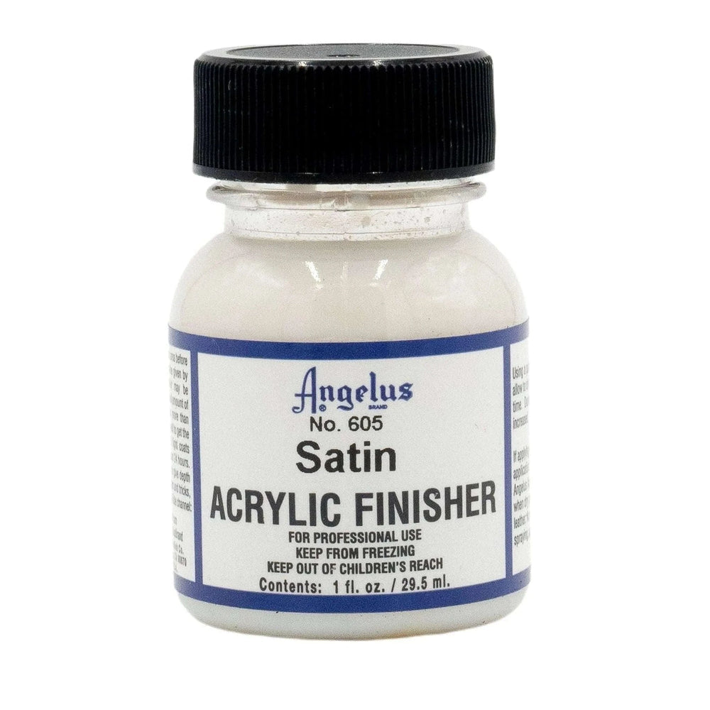 Satin Acrylic Finisher Angelus 29.5 ml intr-o sticluta transparenta cu capac negru si eticheta alba cu chenar albastru inchis.